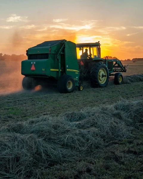 Landbouwtechniek - Tractoren en landbouwmachines service bij LTW